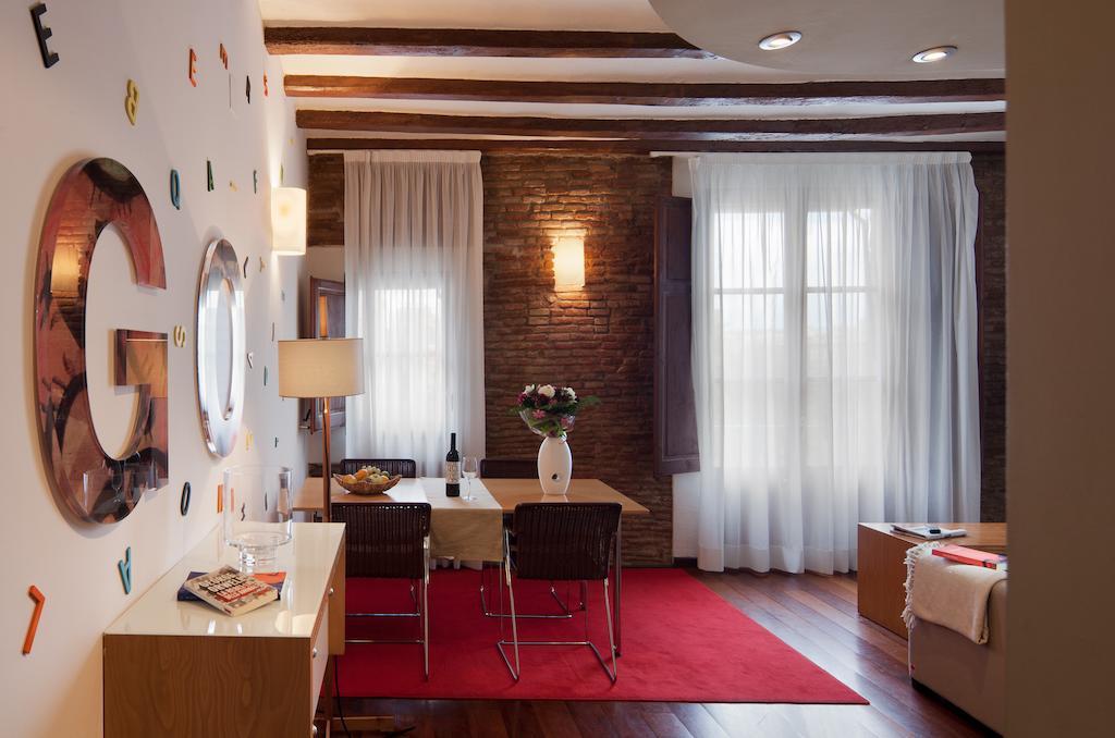 Apartamentos La Casa De Les Lletres バルセロナ エクステリア 写真